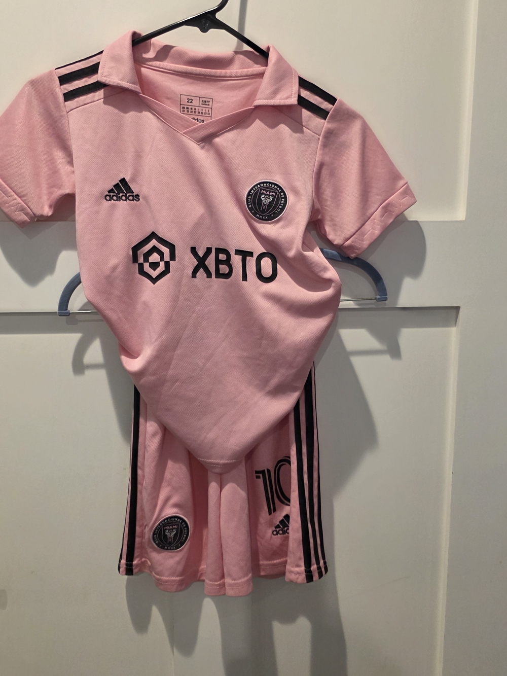 Adidas Inter Miami CF Lionel Messi #10 Soccer Jersey & Shorts Youth 22 XS Pink